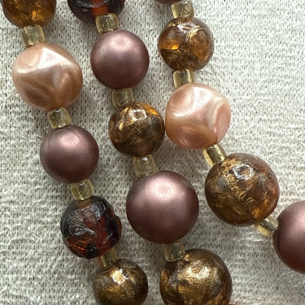 Vintage Japan Triple Strand Faux Pearl Necklace Peach Brown Orange 17-19 inches - Picture 4 of 10